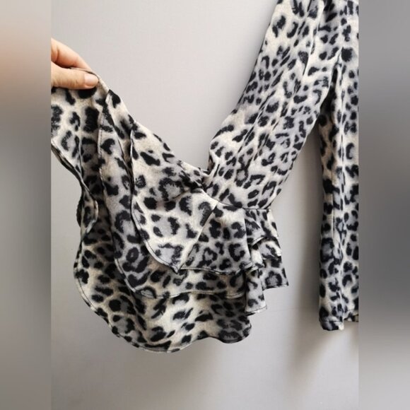 Gracia Animal Print Bloe Size Small Great pre worn condition PTP  17.5 - Picture 3 of 7